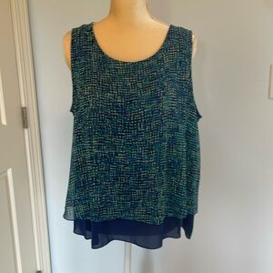 Petite XL Sleeveless Lined Blouse-Lightweight with Fun Pattern. Great w/Blazer!